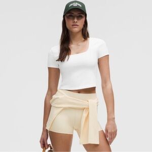 Wunder Under SmoothCover
Square-Neck T-Shirt